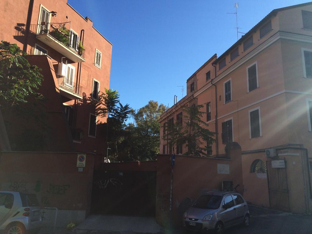 Guest Art Trastevere Station With Ac Рим Экстерьер фото